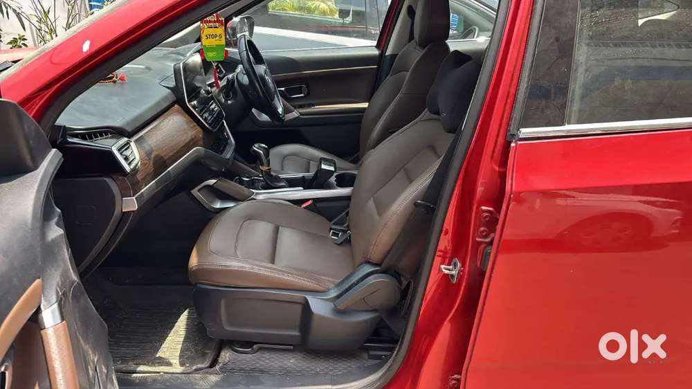 Harieer Red Colour Sunroof