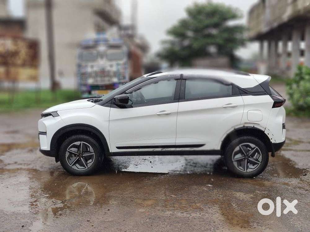 Tata Nexon Creative Plus 1.2 Revotron Petrol 6 Mt, 2023, Petrol