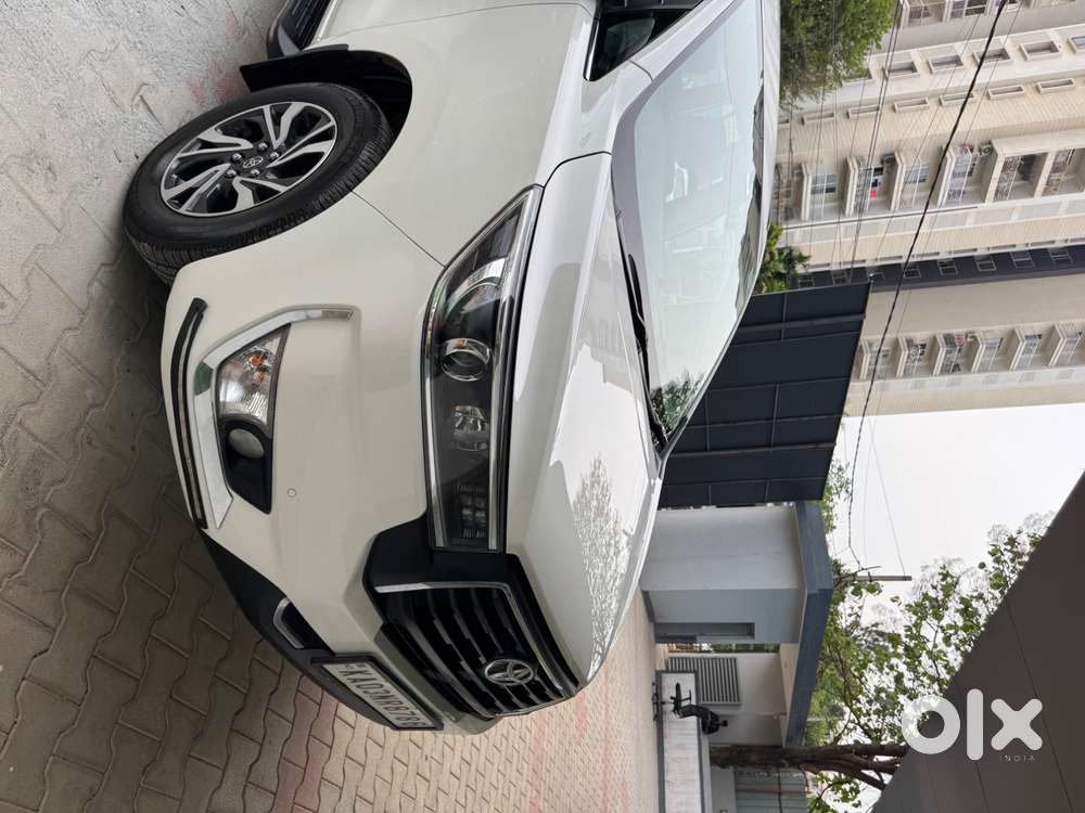 Toyota Innova Crysta 2023