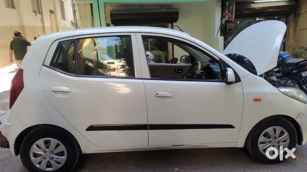 Hyundai I10 2011 Petrol 32870 Km Brand New Condition