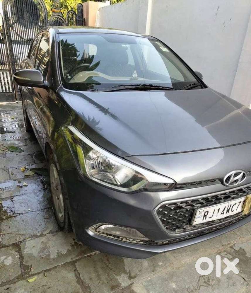 Hyundai I20 2017 Petrol  Well Maintained  64,000 Km
