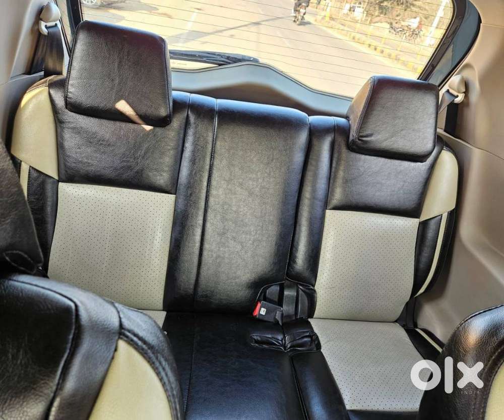 Mahindra Marazzo M6, 2018, Diesel