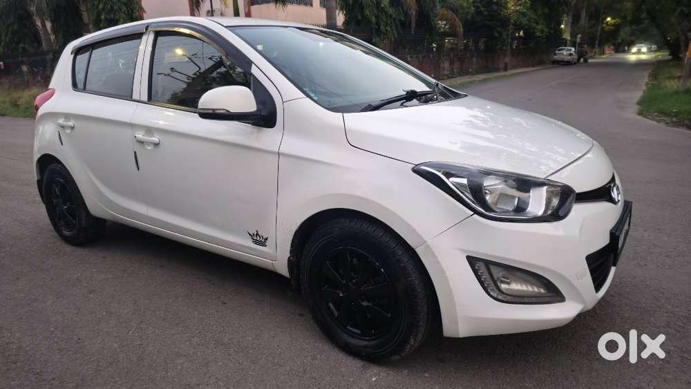 Hyundai I20 Sportz 1.4 Crdi 6 Speed Bs-iv, 2012, Diesel