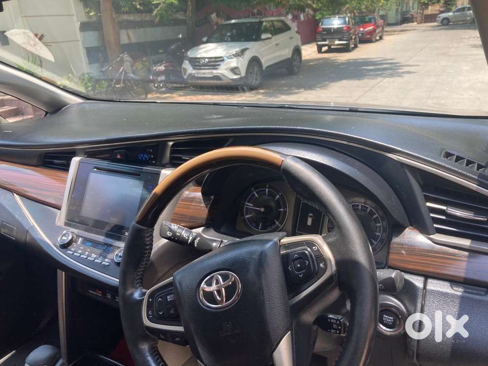 Toyota Innova Crysta 2.8 Zx At, 2016, Diesel