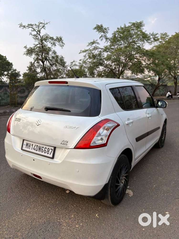 Maruti Suzuki Swift Vxi + Manual, 2012, Petrol