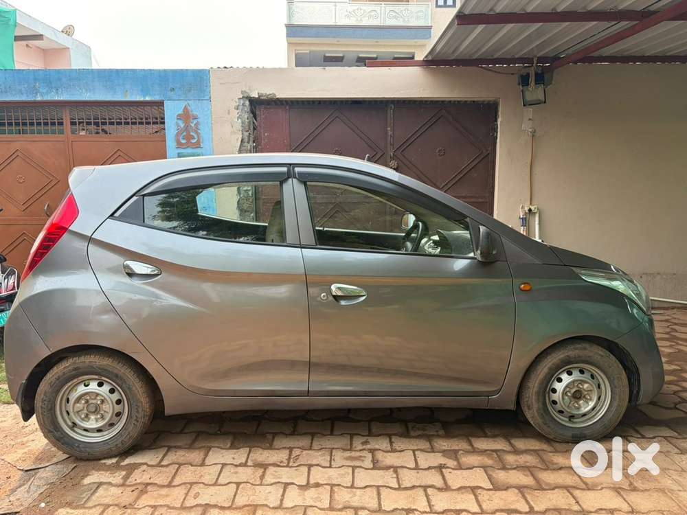 Hyundai Eon 2012 Petrol Well Maintained