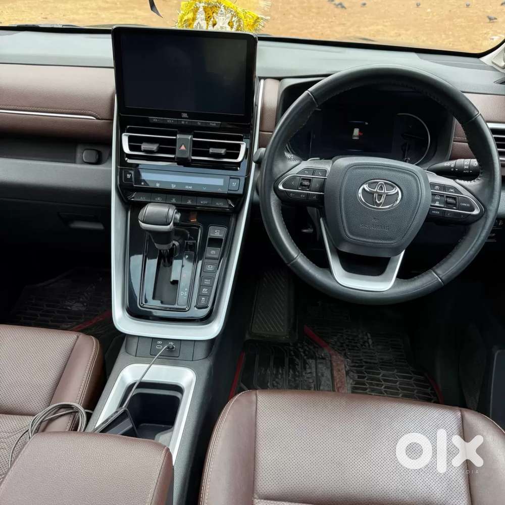 Toyota Innova Hycross 2.0 Zx (o) Hybrid 7 Str, 2024, Petrol