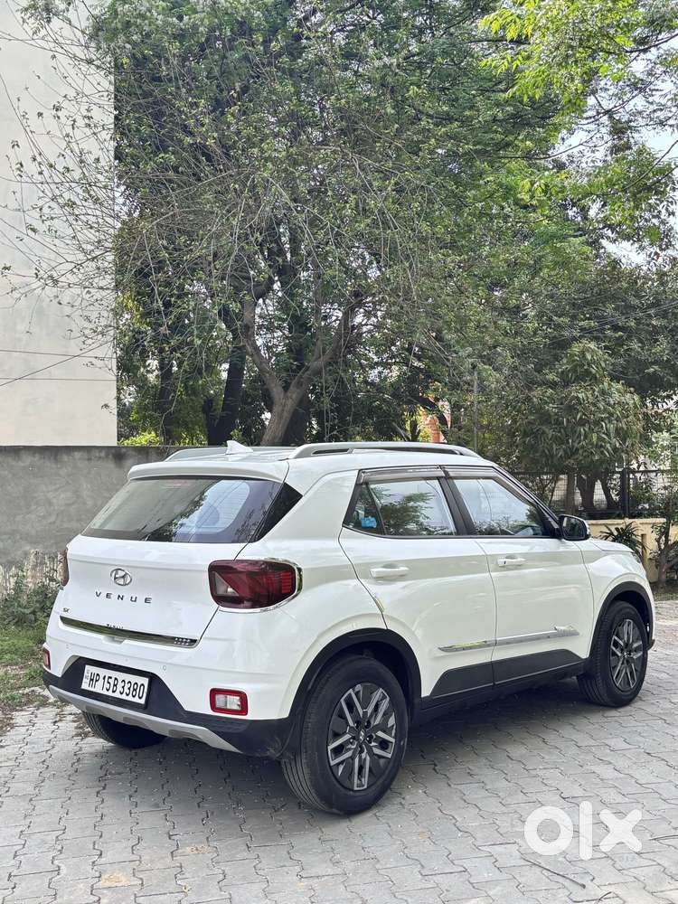 Hyundai Venue Sx (o) Mt 1.5 Diesel, 2022, Diesel