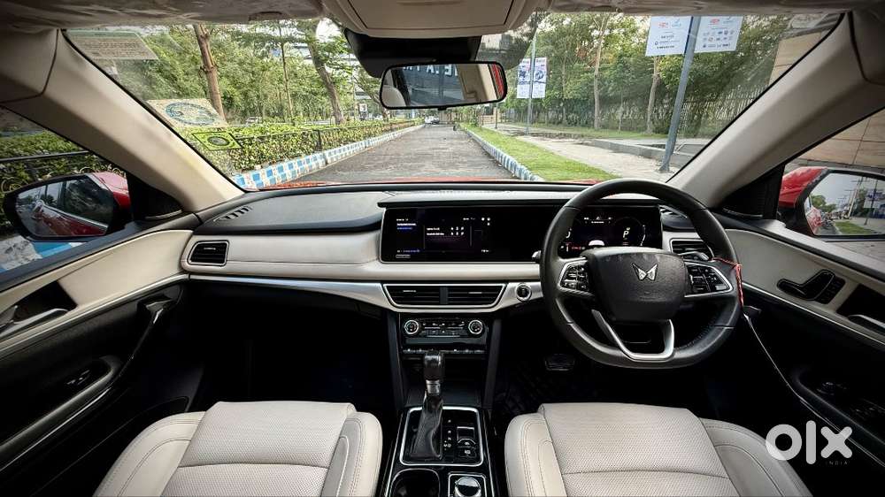 Mahindra Xuv700 2022 Diesel 16000 Km Driven