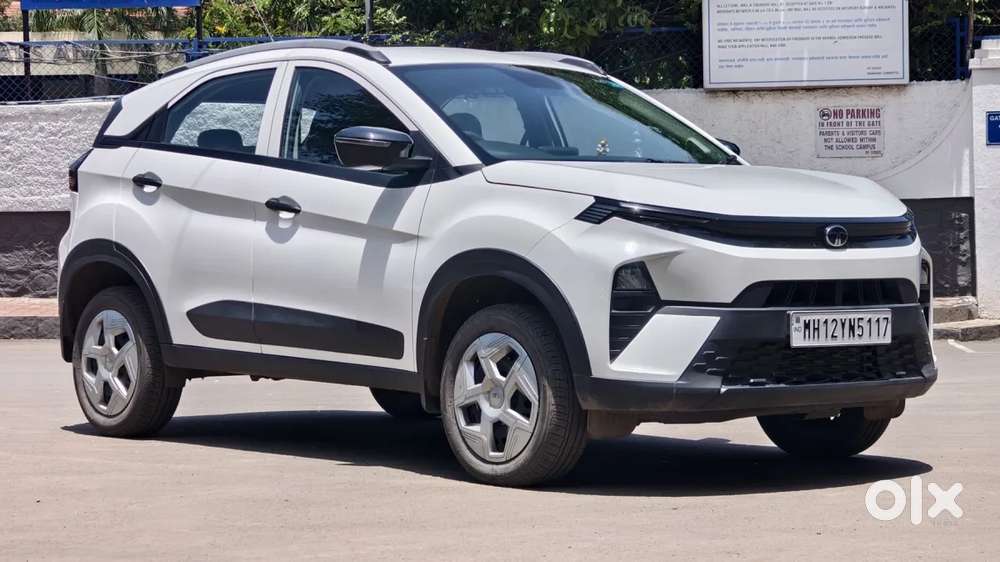 Tata Nexon Smart Plus S 1.2 Revotron Petrol 5 Mt, 2025, Petrol