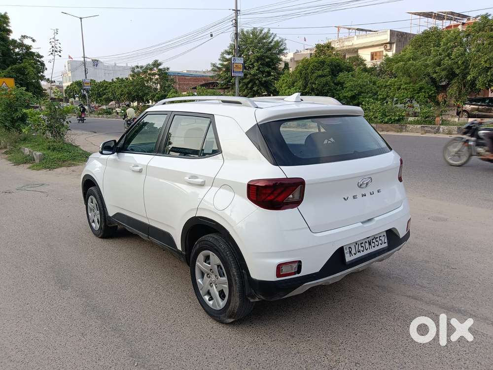 Hyundai Venue 1.2 S Plus, 2020, Petrol