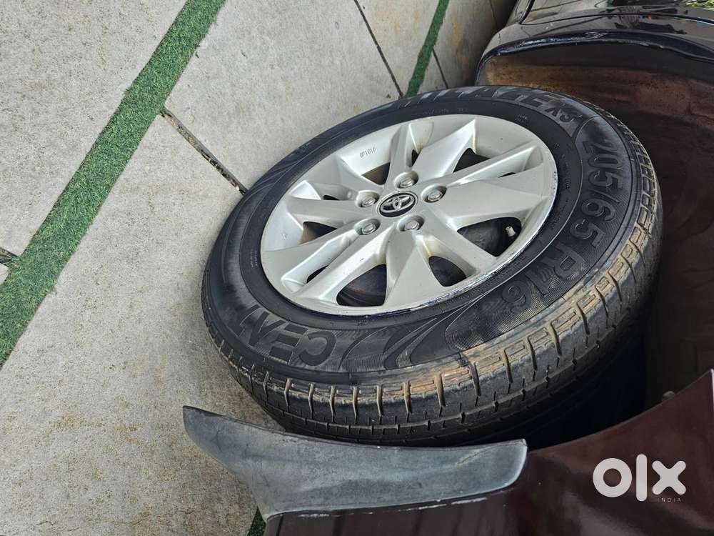 Toyota Innova Crysta 2.8z Automatic – Top-end Variant For Sale
