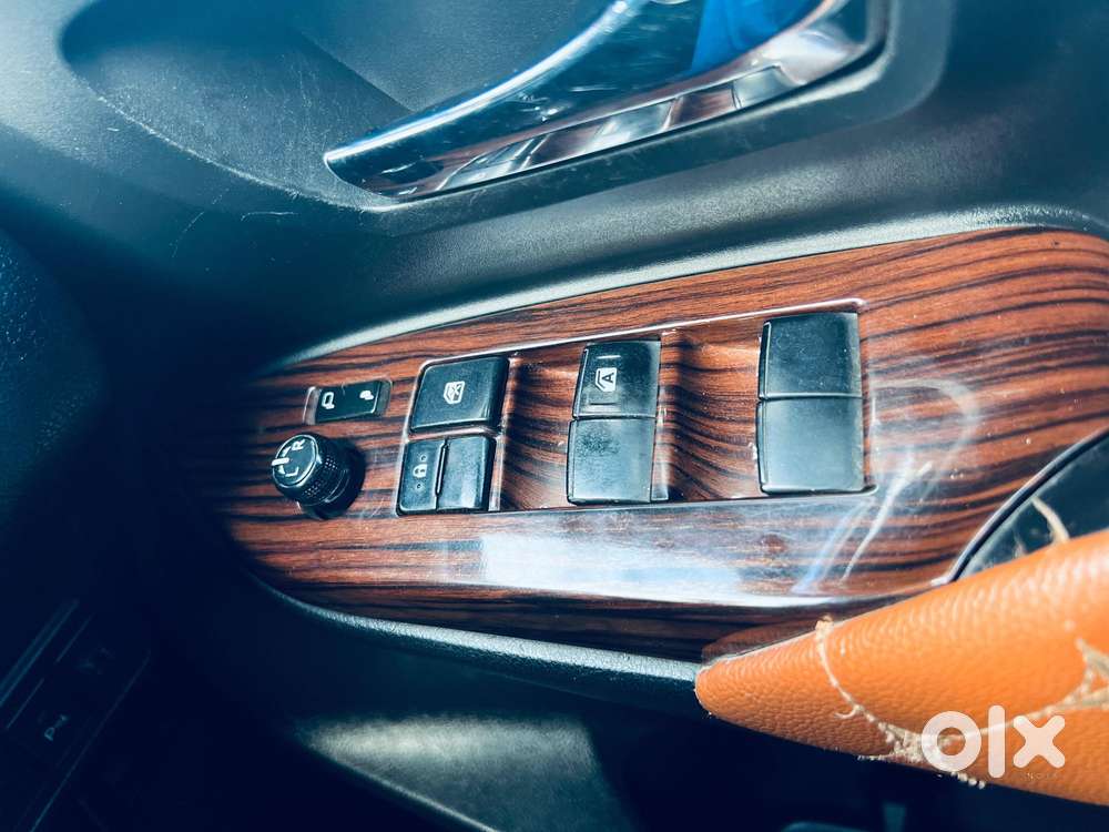 Toyota Innova Crysta 2.4 G Mt, 2019, Diesel