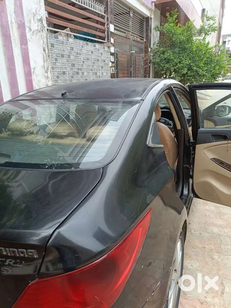Hyundai Fluidic Verna 2012