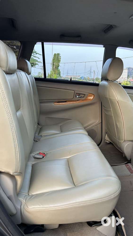 Toyota Innova 2009-2011 2.5 Ev Cs 7 Str Bsiv, 2009, Diesel