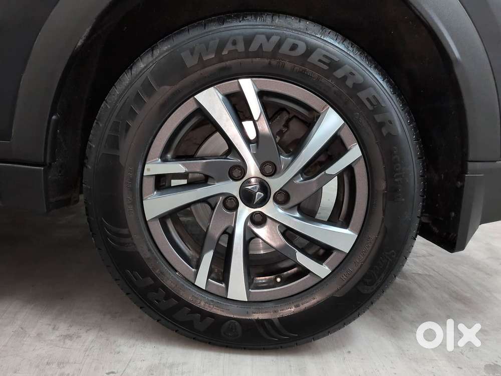 Mahindra Xuv700 2.2 Ax 5 Diesel At Str, 2024, Diesel