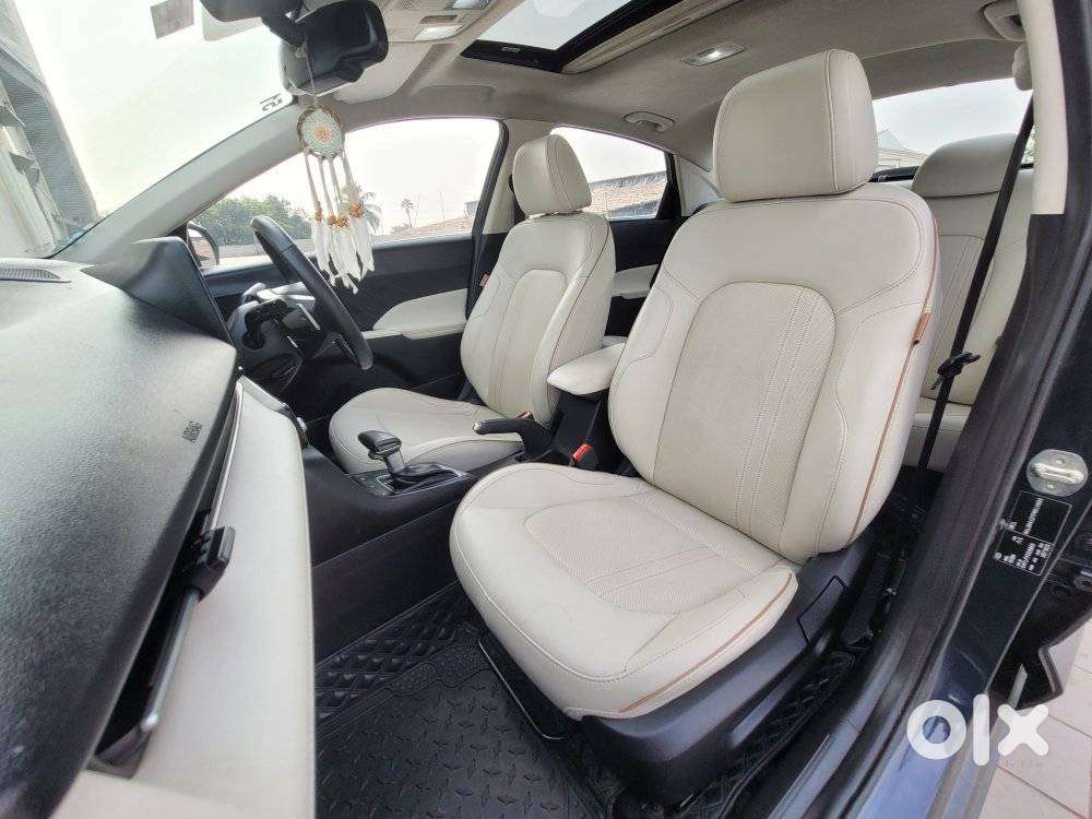 Hyundai Verna Sx (o) 1.5 Vtvt Ivt [2023 - 2026], 2023, Petrol