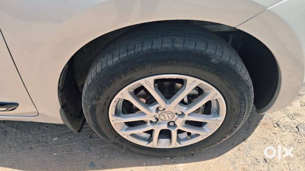 Maruti Suzuki Swift Vvt Zxi, 2022, Petrol