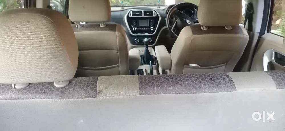 Mahindra Tuv 300 1.5 T8 2018