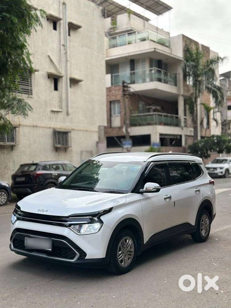 Kia Carens, 2023, Petrol