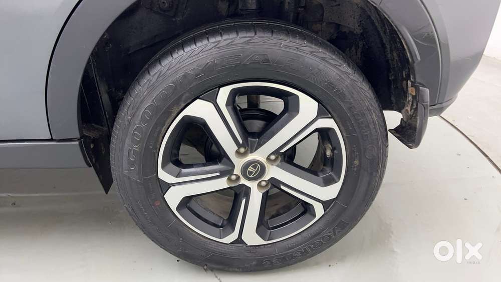 Tata Nexon 1.2 Revotron Xza Plus, 2023, Petrol