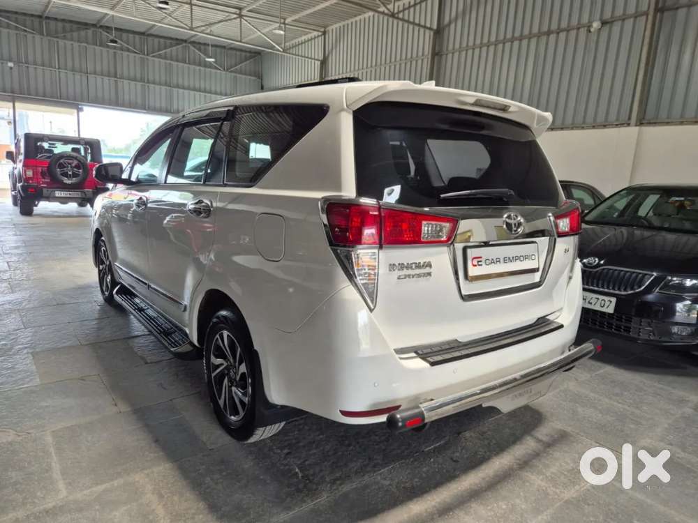 Toyota Innova Crysta 2.4 G Mt 7 Str, 2022, Diesel