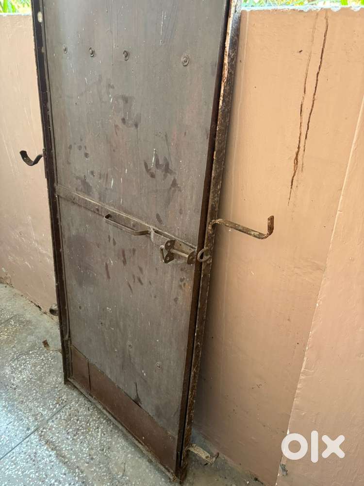 Iron gate and drum