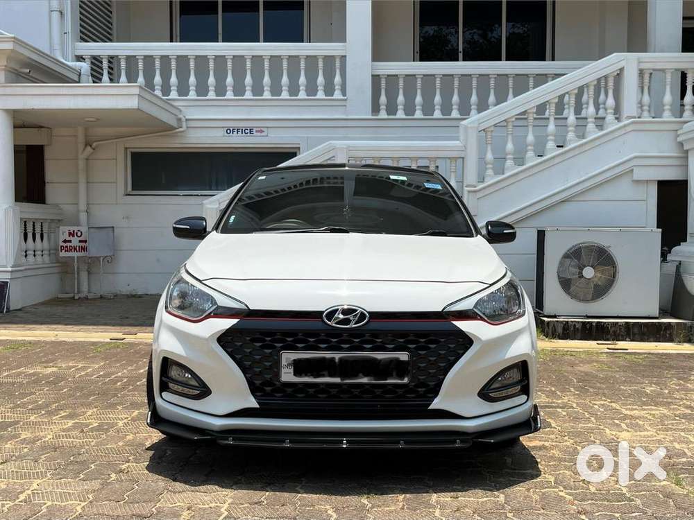 Hyundai I20 Asta Dual Tone  Showroom Maintained  Single Owner