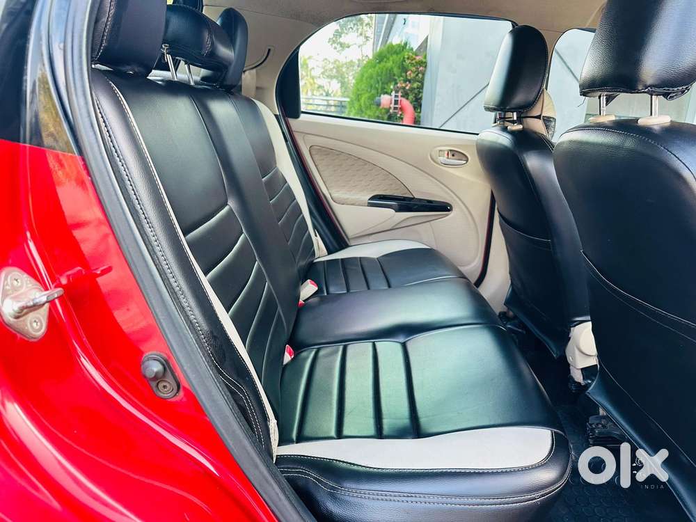 Toyota Etios Liva V Dual Tone, 2018, Petrol