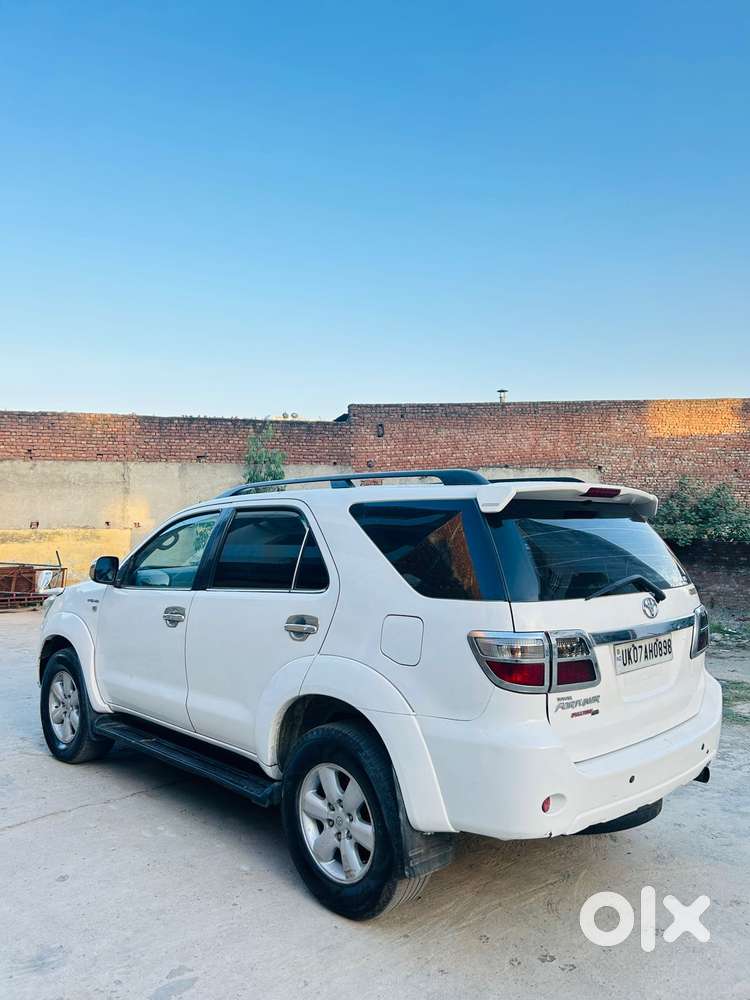 Toyota Fortuner 3.0 4x4 Manual, 2011, Diesel