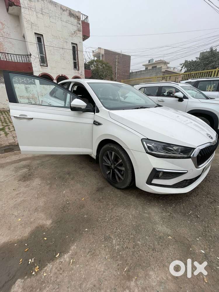 Skoda Slavia 1.5 Tsi Style At, 2023, Petrol