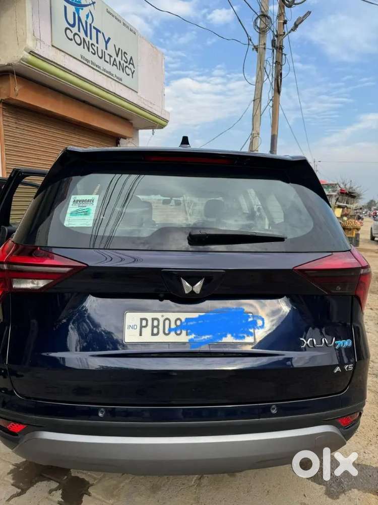 Mahindra Xuv700 Ax5 Jan 2023 Diesel 18500 Km Driven With Big Sunroof