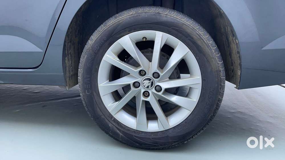 Skoda Slavia Ambition 1.0l Tsi Mt, 2023, Petrol