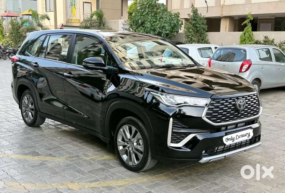 Toyota Innova Hycross 2.0 Zx Hybrid 7 Str, 2025, Petrol
