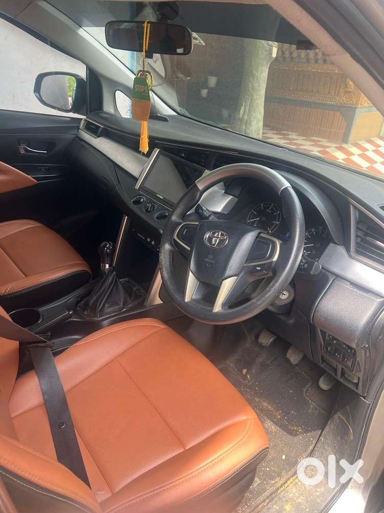 Toyota Innova Crysta 2017 Diesal 80km Company Service