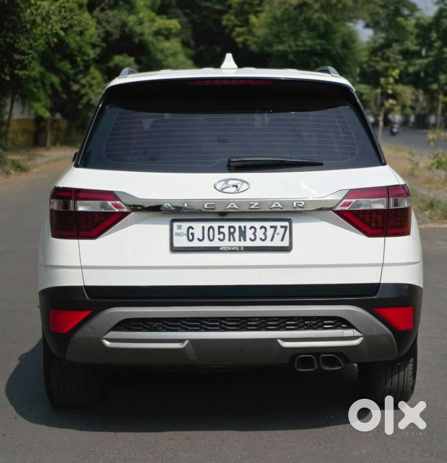 Hyundai Alcazar Signature (o) 7 Seater 1.5 Diesel At Adventure Dual ..