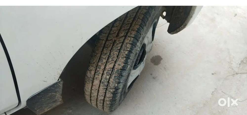 Gaadi Ek Dm Mst H Koi Dikkt Nhi H Sath Chlkr Chaqe Bhi Kr Skte Ho