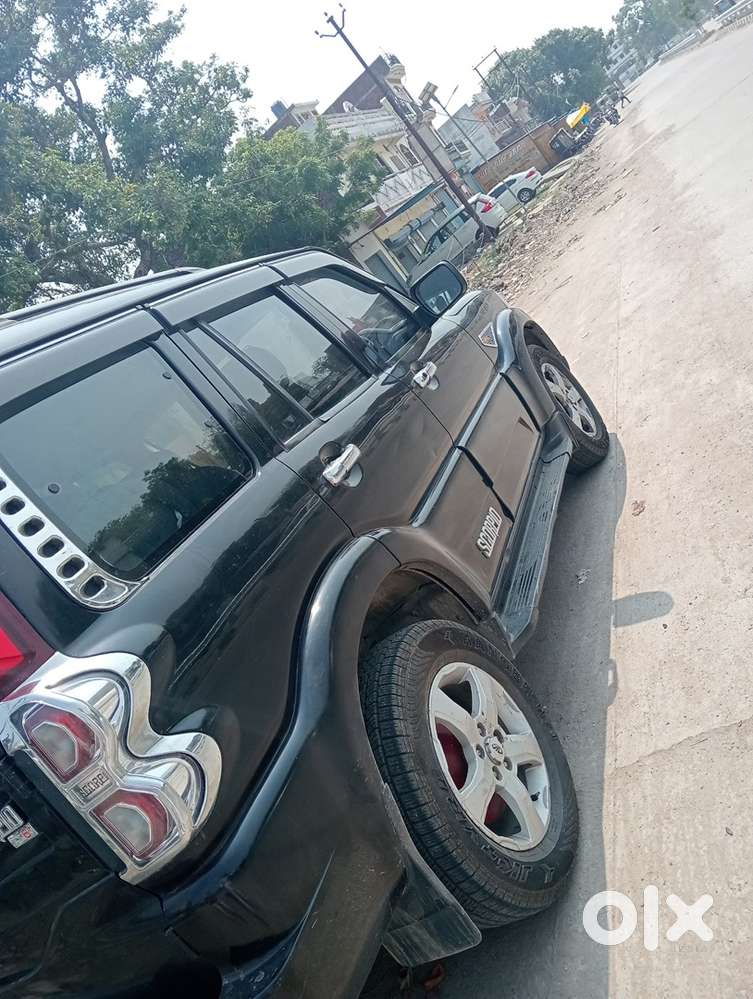 Mahindra Diesel Car 2016 Km Driven