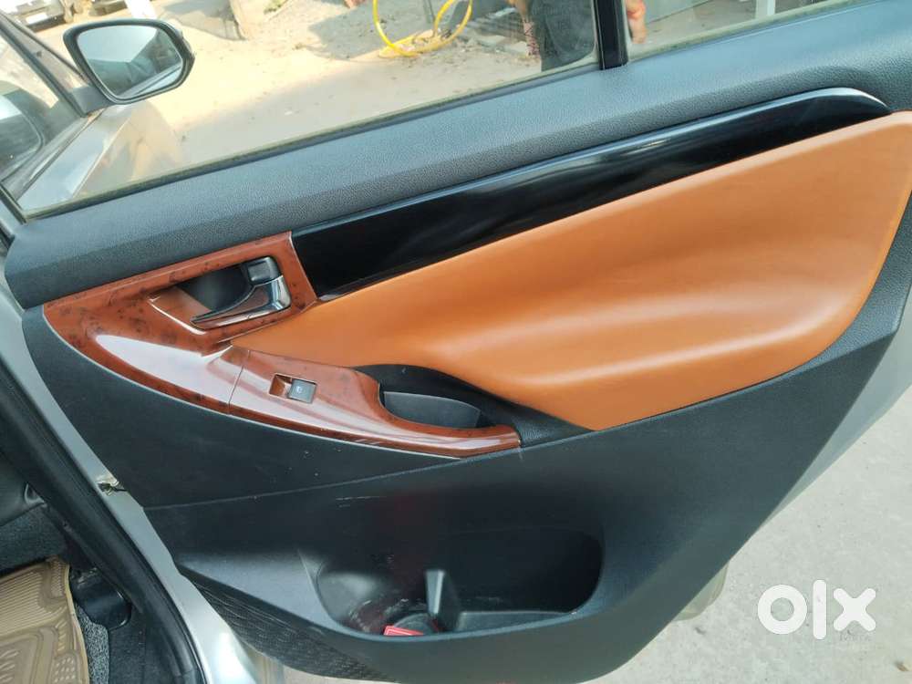 Toyota Innova Crysta 2.8 Gx At 7 Str, 2016, Diesel