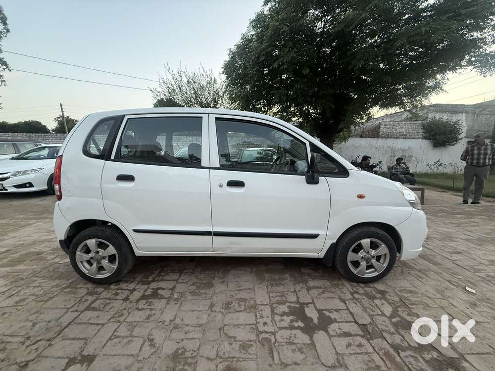 Maruti Suzuki Zen Estilo Lxi Bs Iv, 2011, Petrol