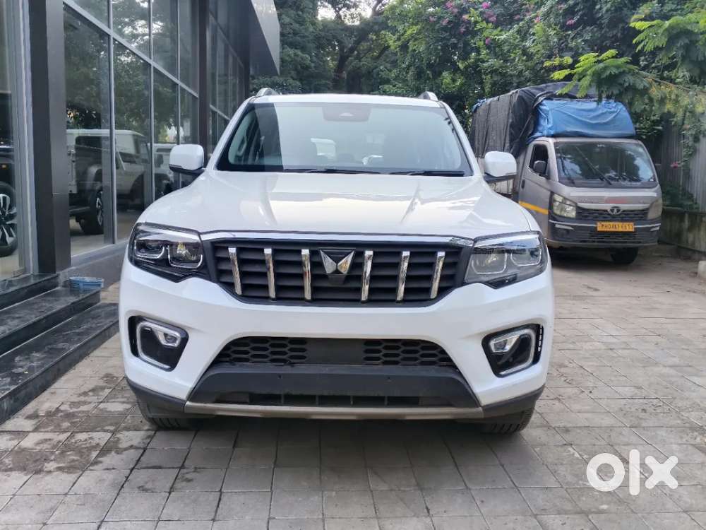 Mahindra Scorpio N Z8 Petrol At 7 Str, 2025, Petrol