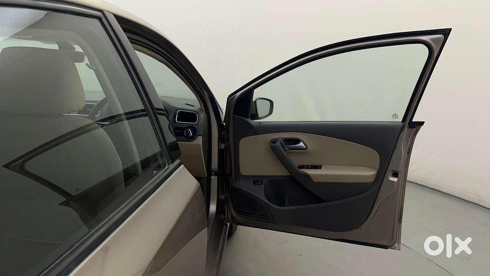 Volkswagen Vento Petrol Highline, 2016, Petrol
