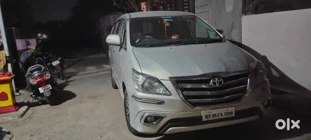 Toyota Innova 2.5 V 2016