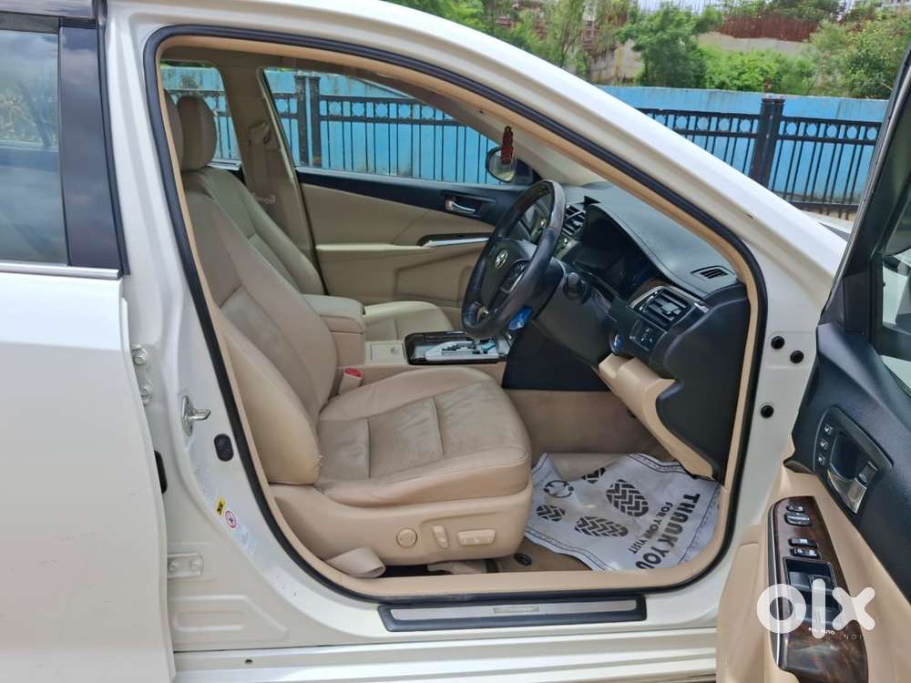 Toyota Camry Hybrid, 2014