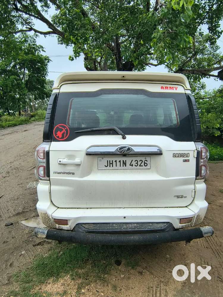 Mahindra Scorpio S6 Diesel 2015 Variant