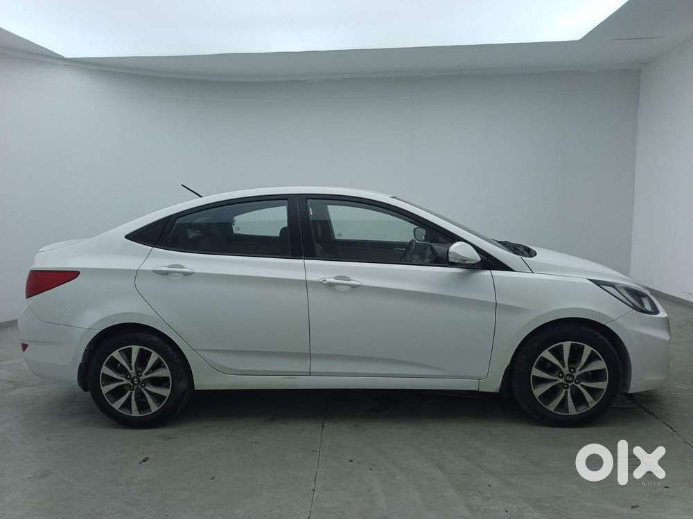 Hyundai Verna Fluidic 1.6 Vtvt Sx, 2013, Petrol