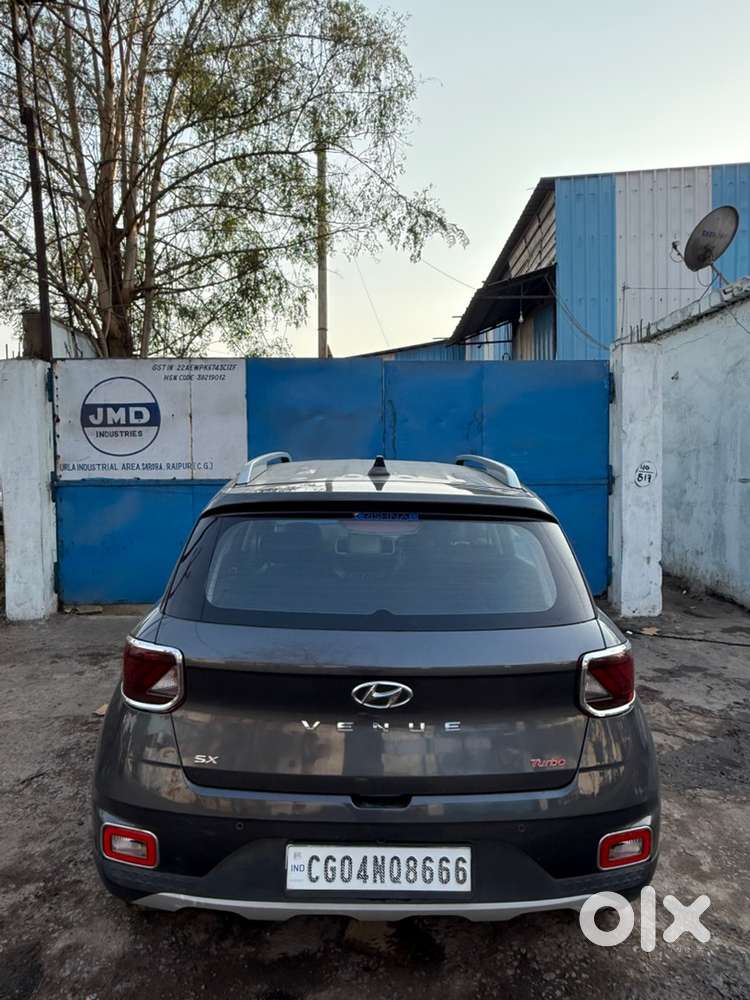 Hyundai Venue 2022 Petrol Good Condition