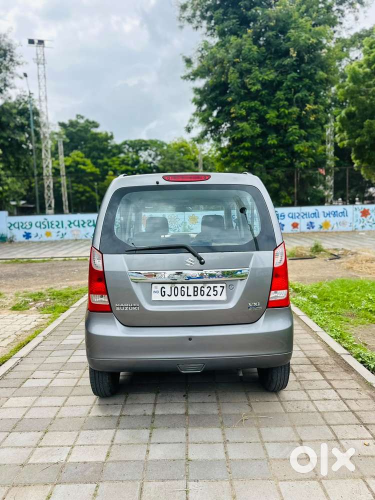 Maruti Suzuki Wagon R Vxi Amt1.2, 2017, Petrol