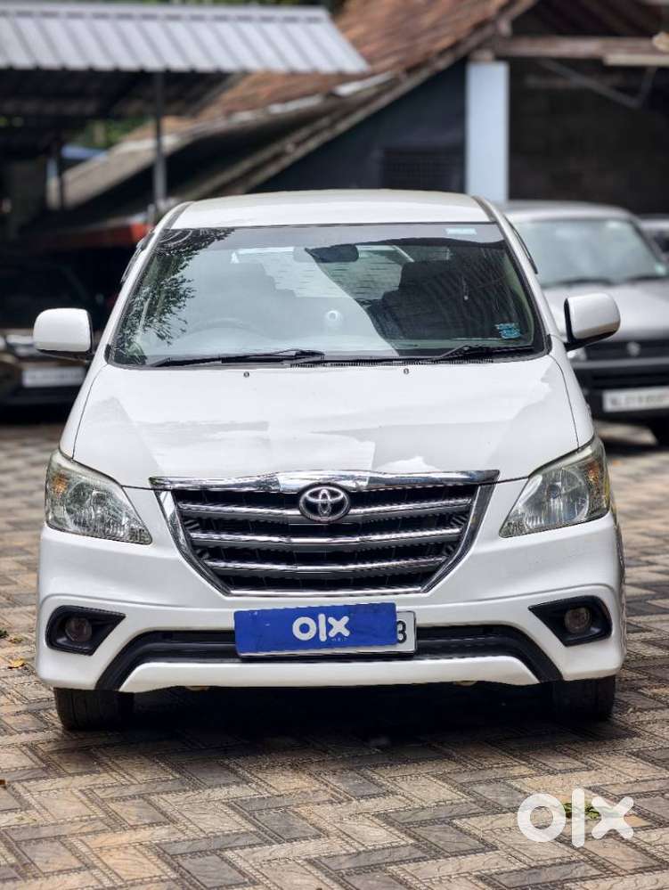 Toyota Innova 2.5 G (diesel) 8 Seater, 2013, Petrol
