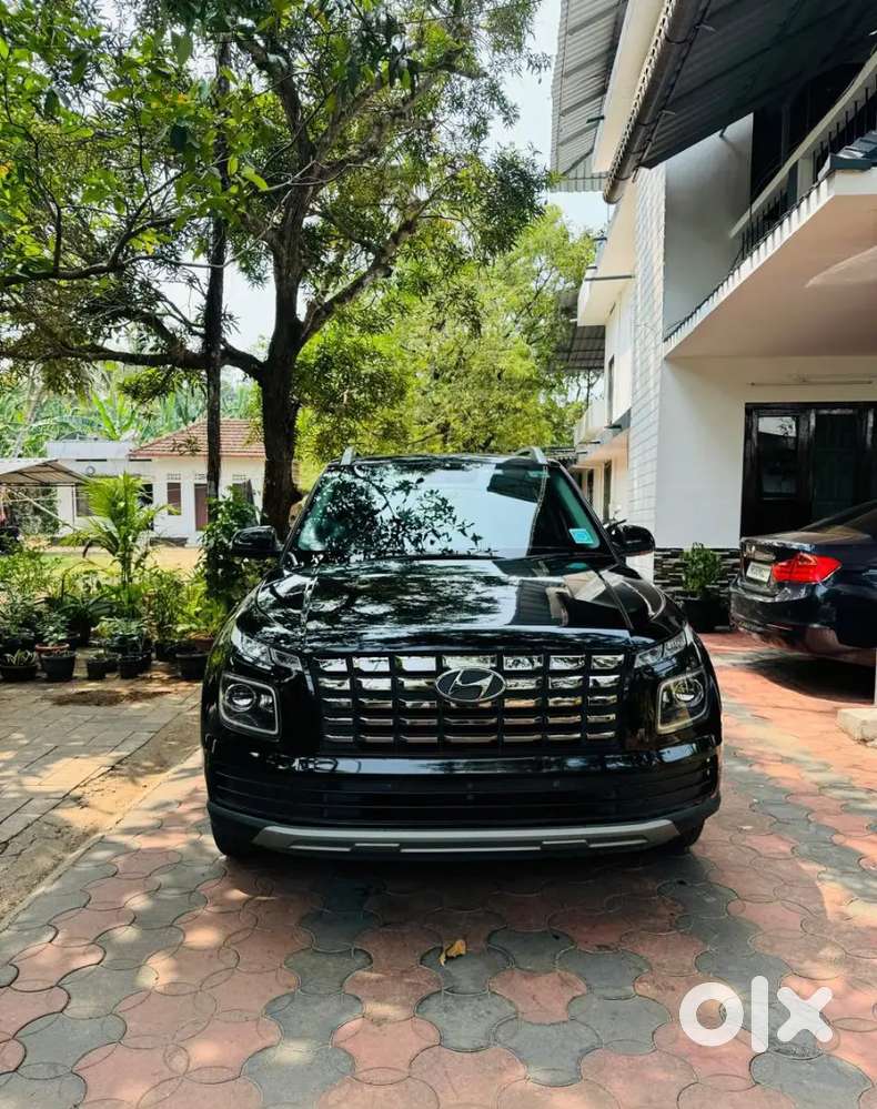 Hyundai Venue 2023 Diesel Well Maintained